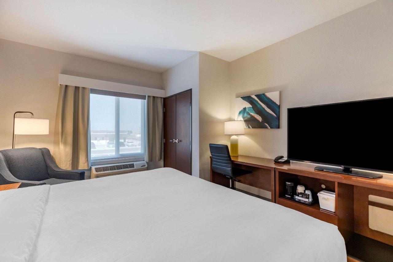 Comfort Inn & Suites Bennett Strasburg Екстер'єр фото