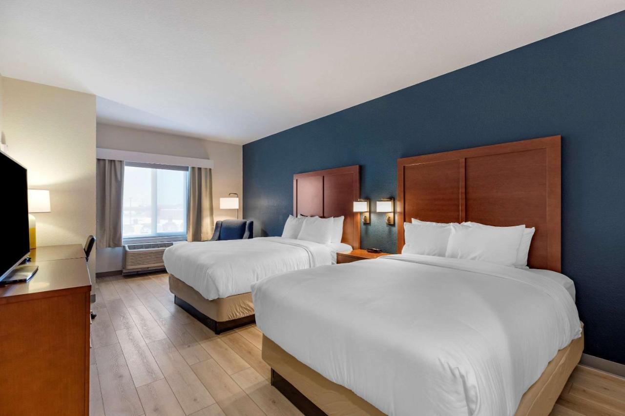 Comfort Inn & Suites Bennett Strasburg Екстер'єр фото
