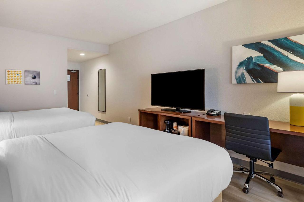 Comfort Inn & Suites Bennett Strasburg Екстер'єр фото