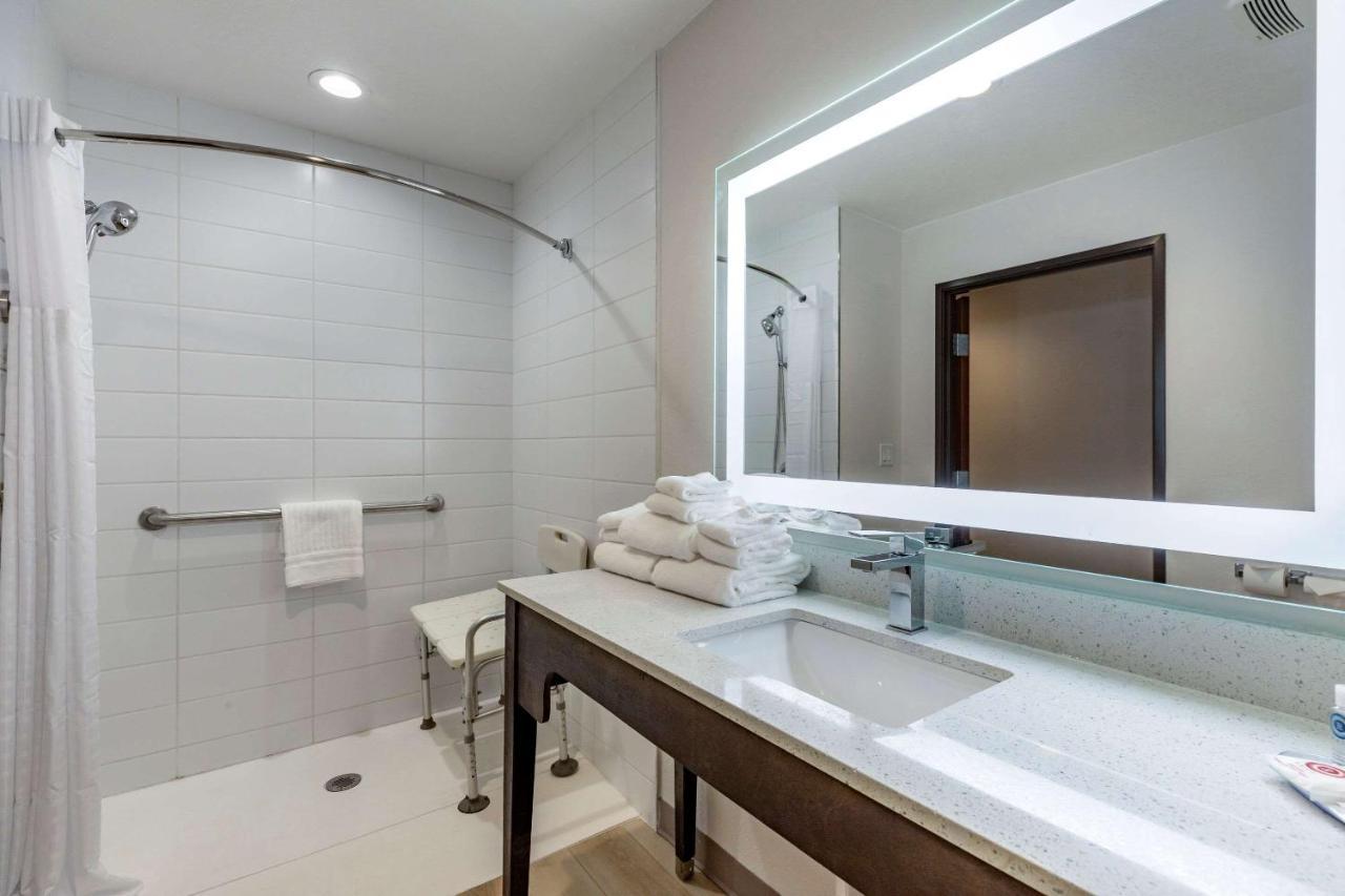 Comfort Inn & Suites Bennett Strasburg Екстер'єр фото