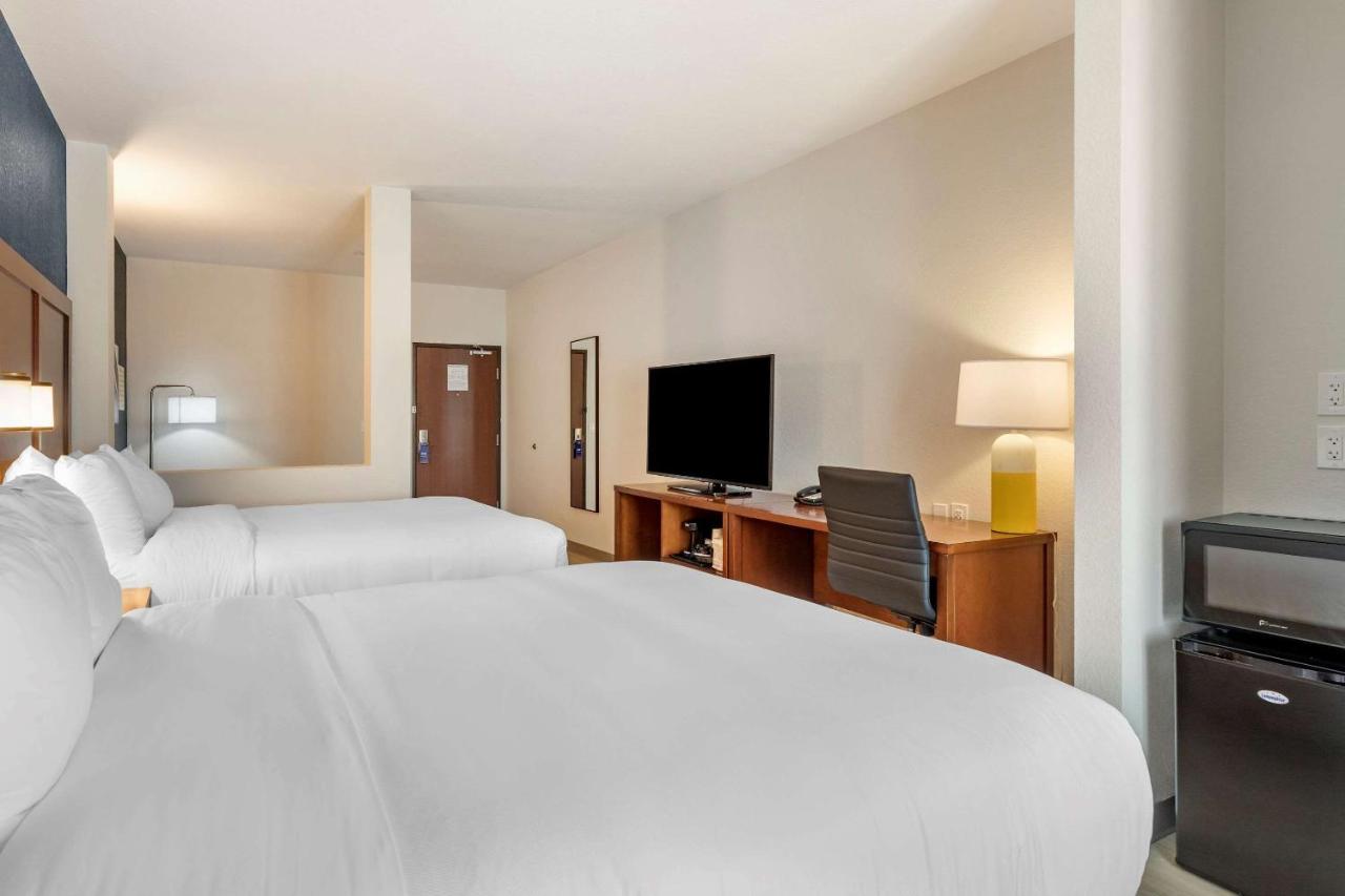 Comfort Inn & Suites Bennett Strasburg Екстер'єр фото