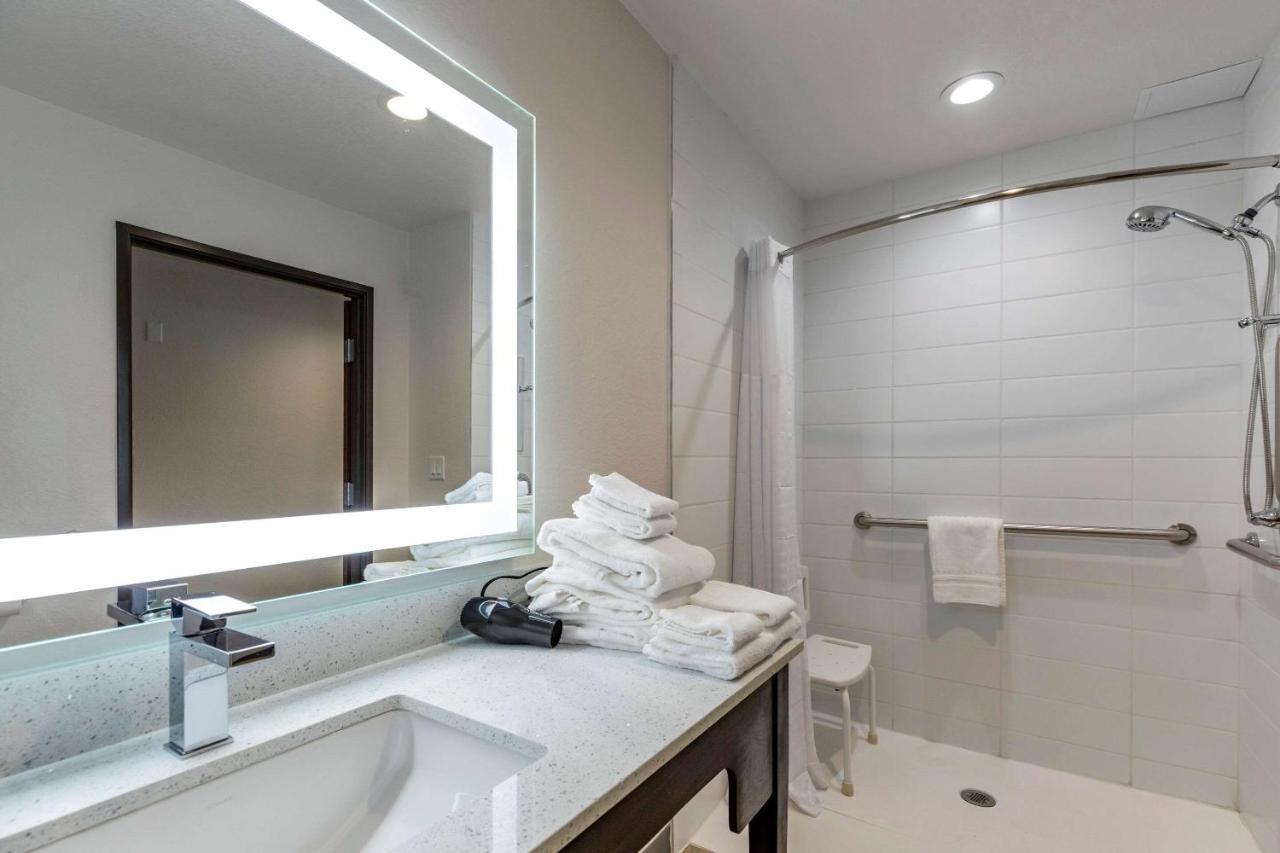 Comfort Inn & Suites Bennett Strasburg Екстер'єр фото