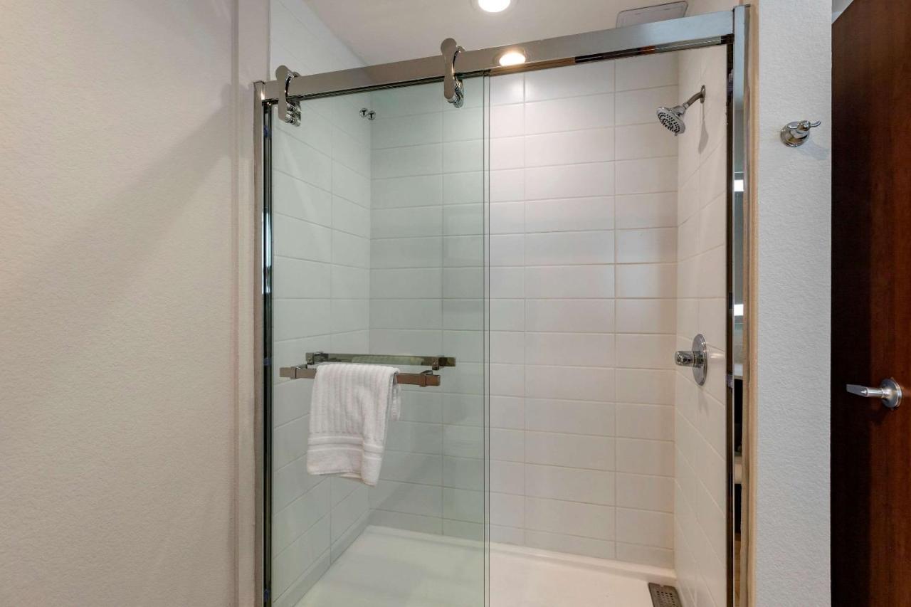 Comfort Inn & Suites Bennett Strasburg Екстер'єр фото